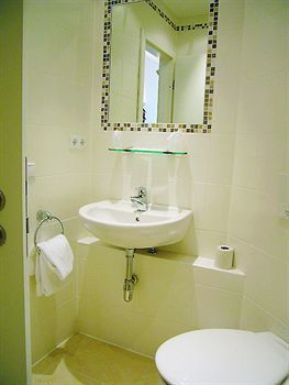 - Design München