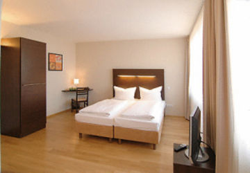 - Design 4* München